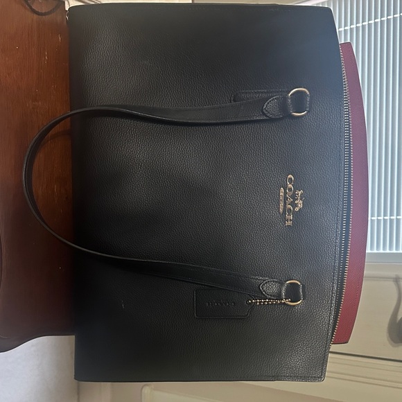 Coach Handbags - Coach Black Leather Tote